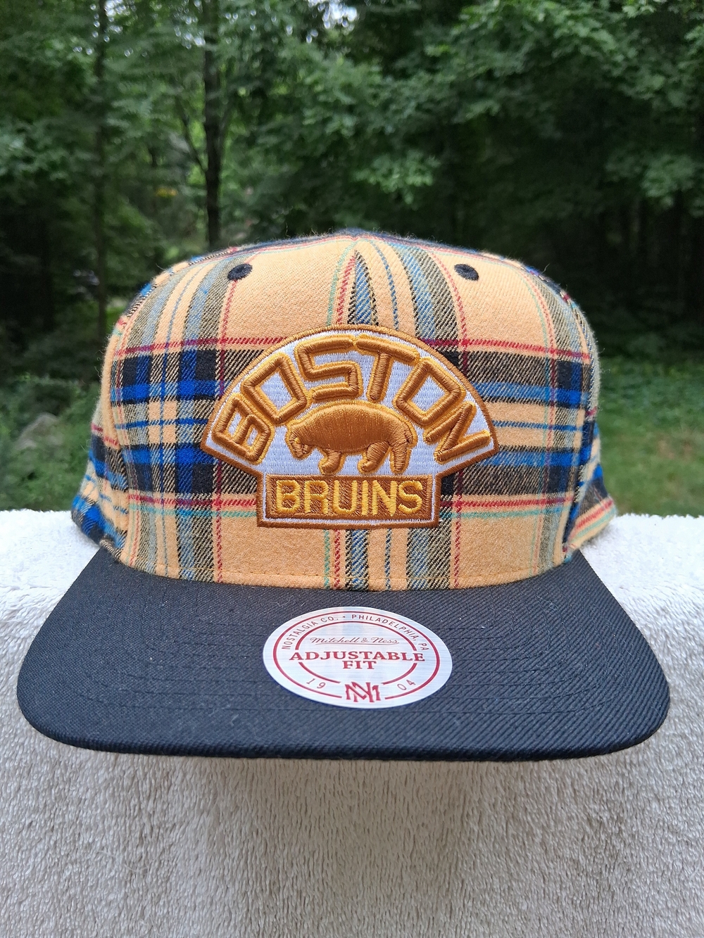 Boston Bruins Vintage NHL Logo Plaid Baseball Cap Snap Back NWT